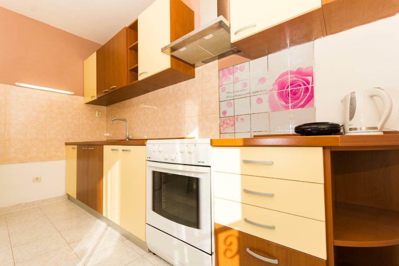 Apartman Ruza Apartamento Trogir Exterior foto