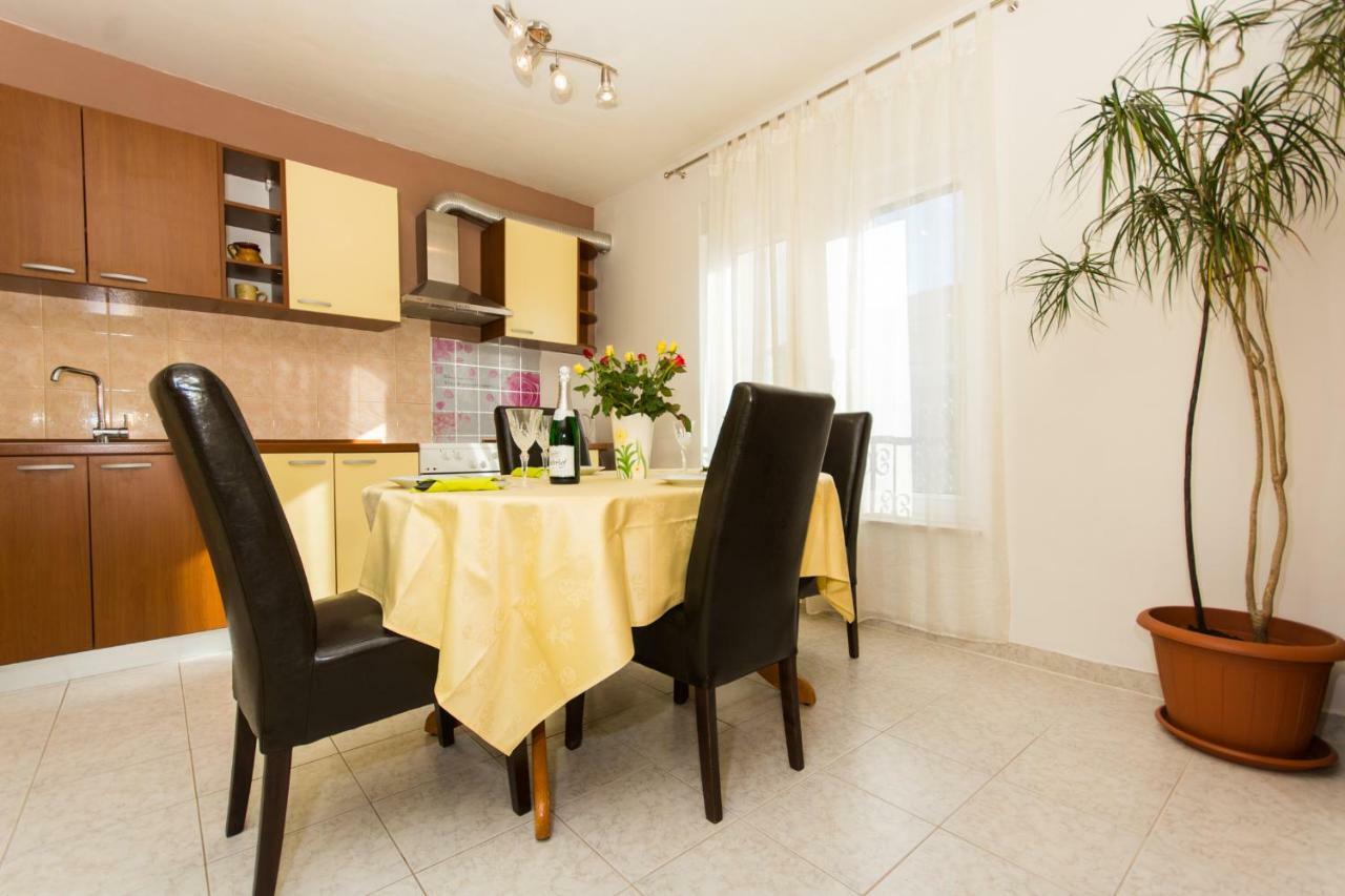 Apartman Ruza Apartamento Trogir Exterior foto