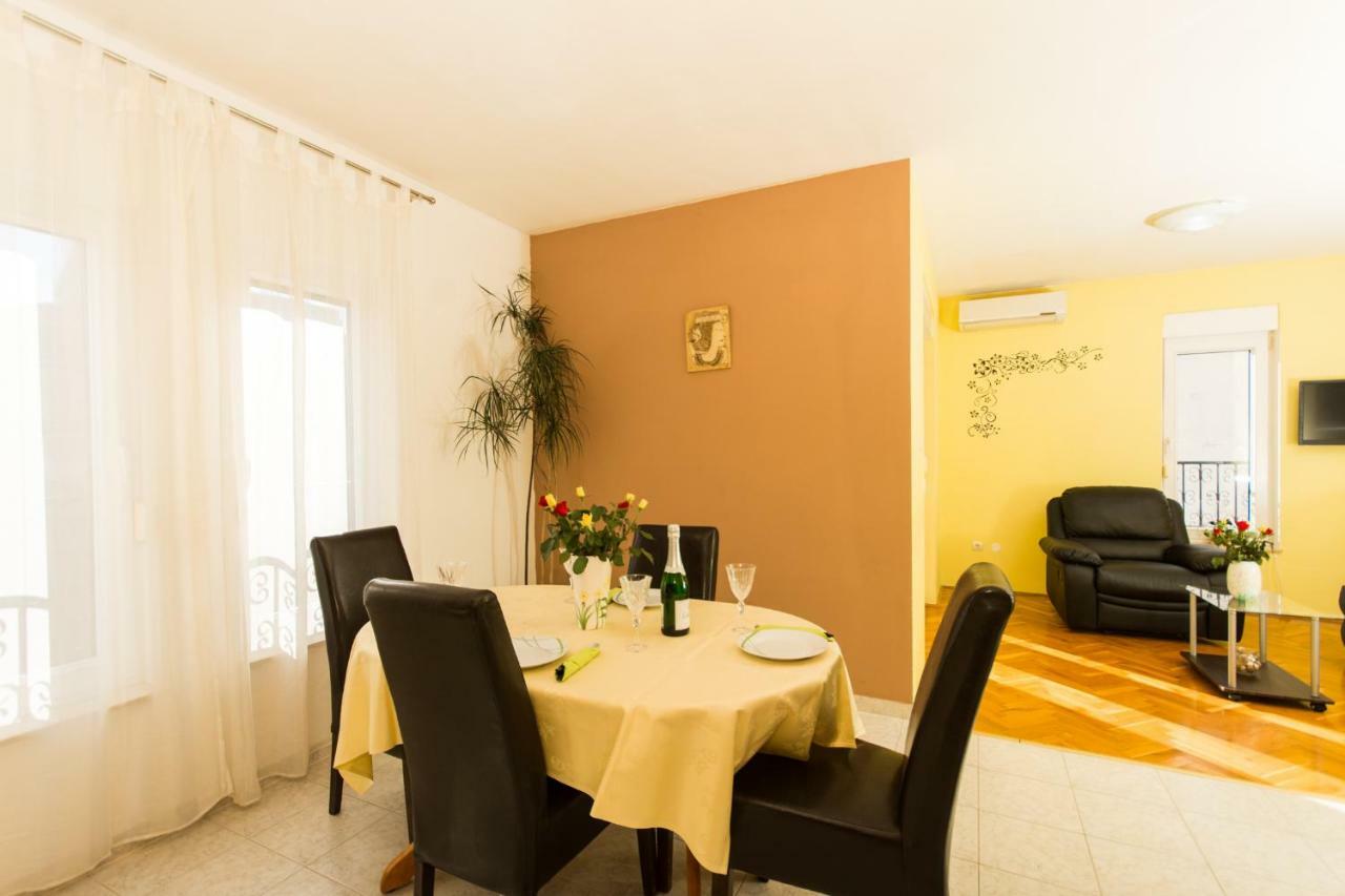 Apartman Ruza Apartamento Trogir Exterior foto